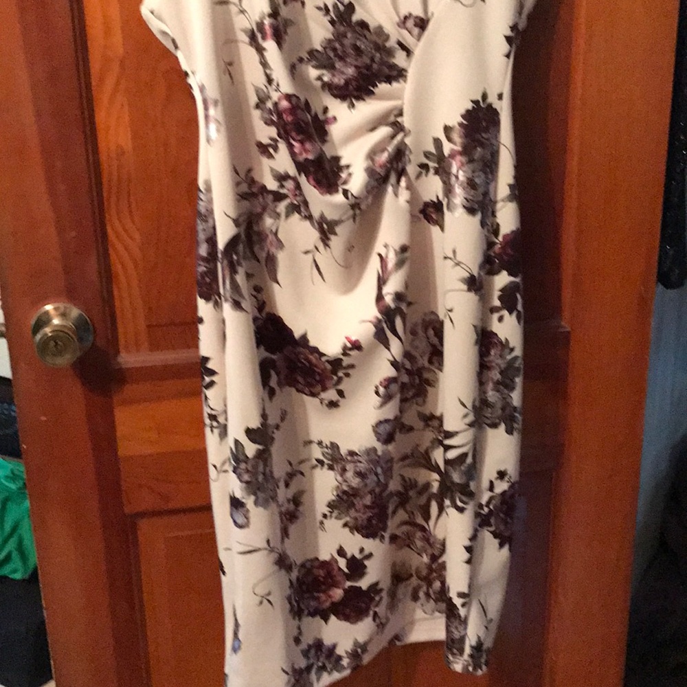 Dress - Picture 2 of 3